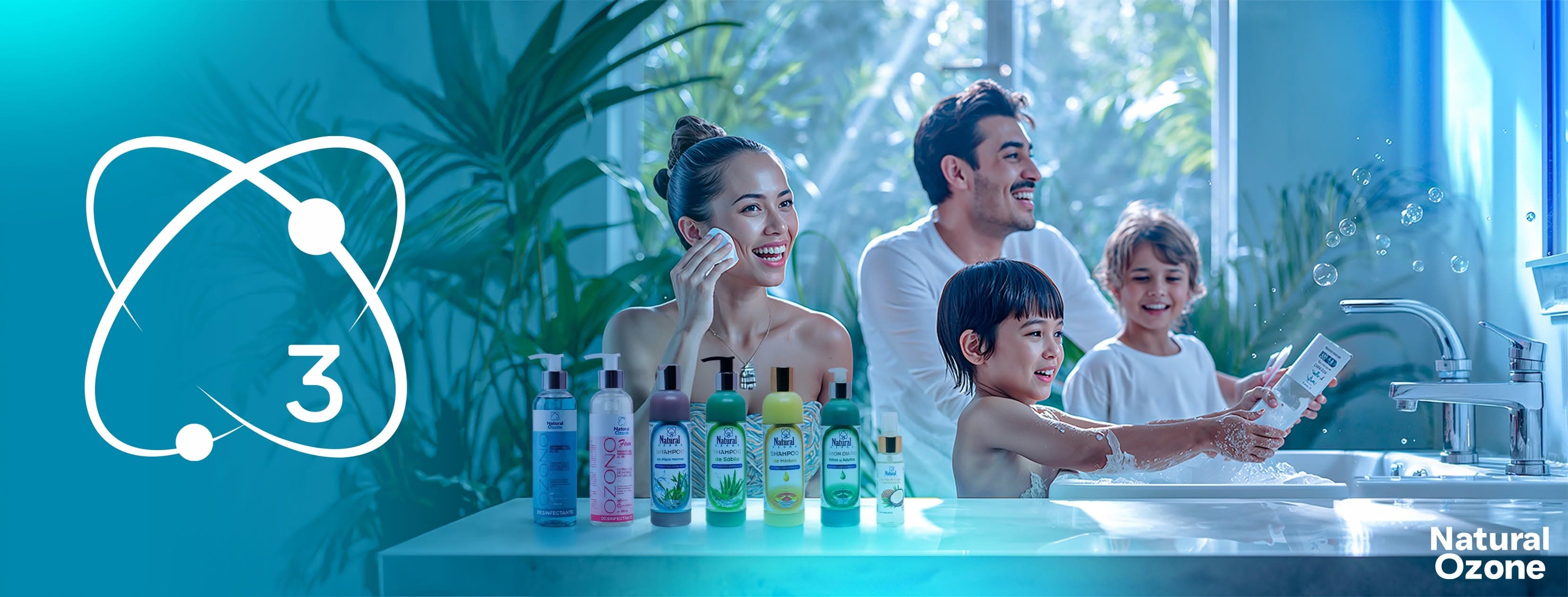 Familia en una rutina de higiene cotidiana, junto al símbolo O3 y la línea de productos Natural Ozone.